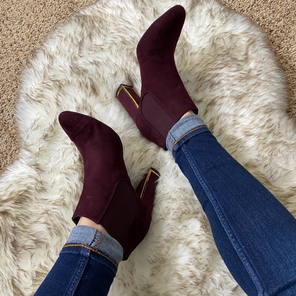 Shoes - Burgundy boots 👢